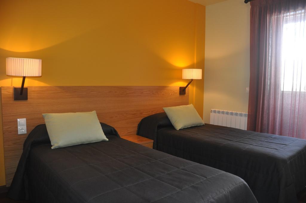 Apartaments Turístics Puigcerdà - La Closa Habitación foto